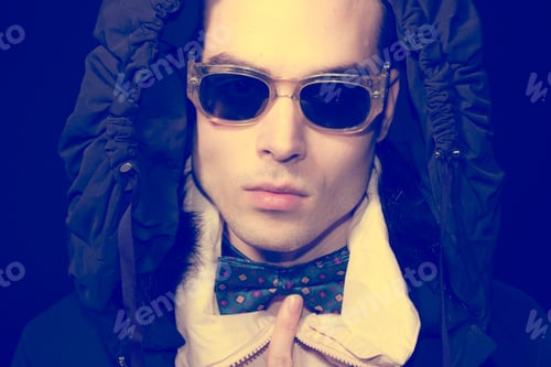 Vista previa: One Young Adult Man Model, Fashion Photography, Model Man Face Head Closeup