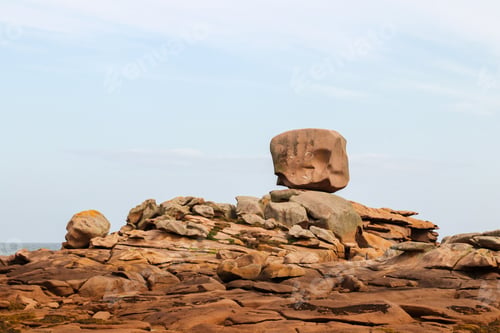Preview: Rock The Cube - a natural place in Trégastel