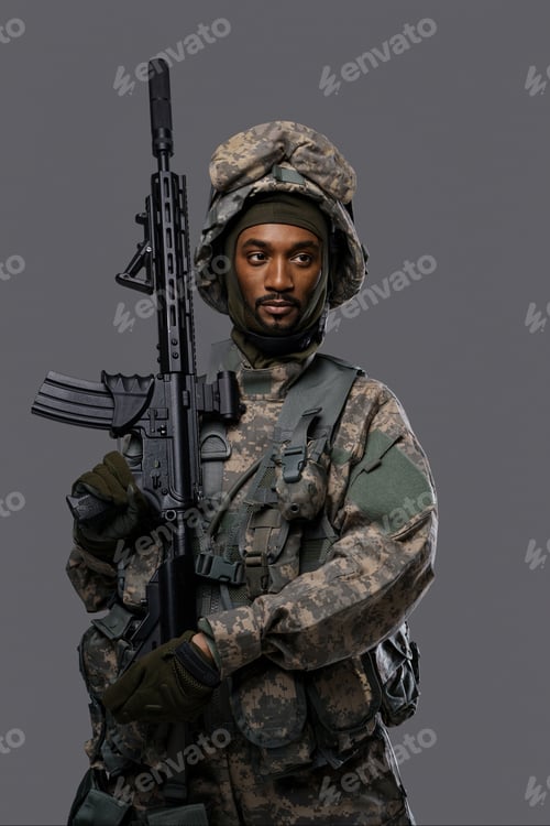 Preview: Dark skinned soldier in military uniform