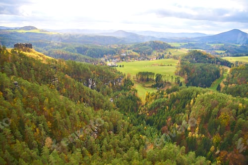 Preview: Autumnal view of Mariina Vyhlidka