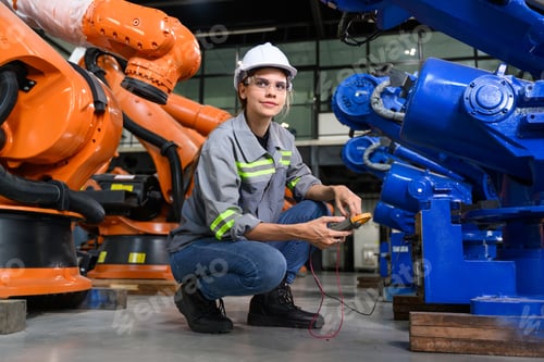 Preview: Maintenance engineer worker working with robotic machine automation