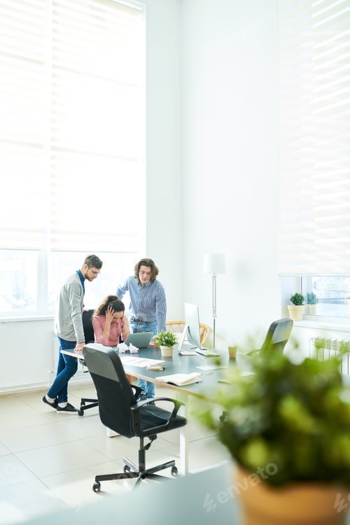 Preview: Puzzled colleagues have not new ideas for project