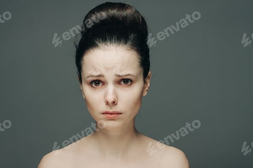 Preview: woman with bare shoulders clean skin care close-up