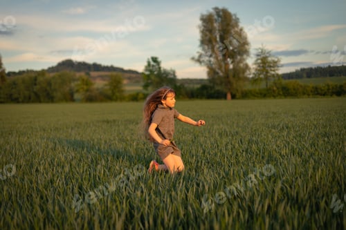 Preview: Girl in Field