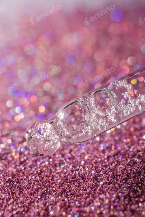 Preview: A drop of cosmetic oil falls from the pipette