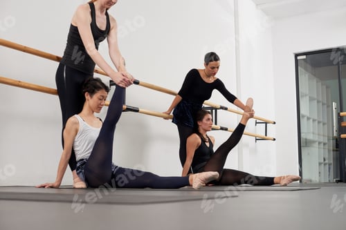Preview: Stretching in pairs