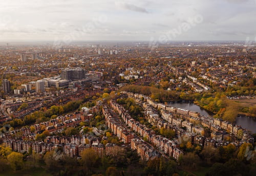 Preview: Aerial shot of buildings and trees in a city