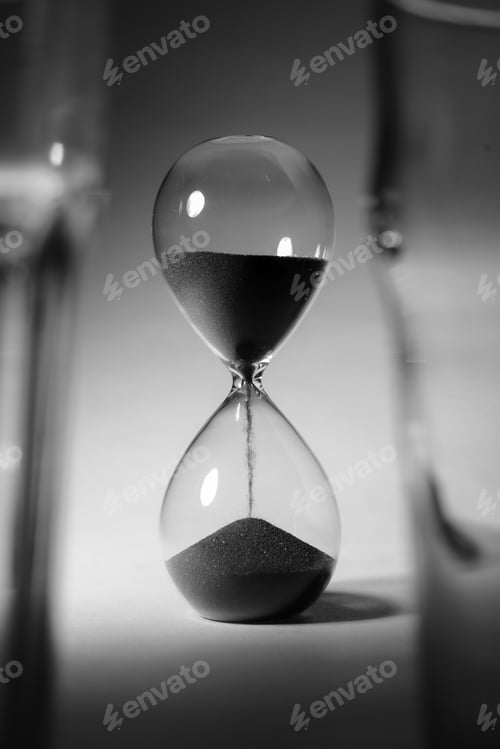 Preview: Black and white photo of hourglass close up