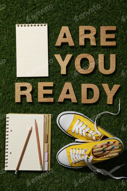 Preview: The inscription: "Are you ready?" on the grass.