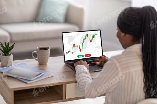 Preview: Successful black woman trading online while staying home