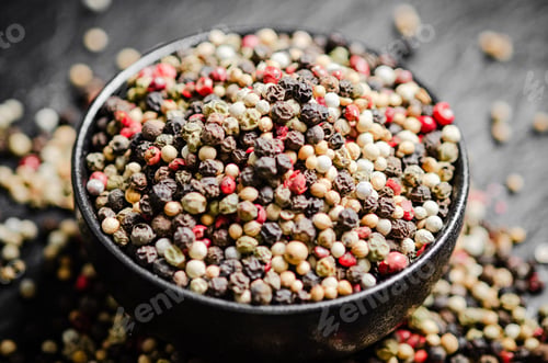 Preview: Peppercorn on rustic background.