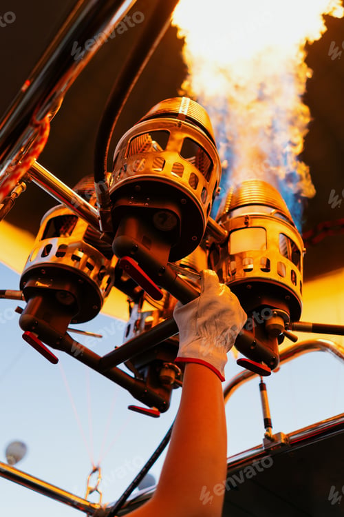 Preview: Unique professions. Balloon pilot coordinate the fire source