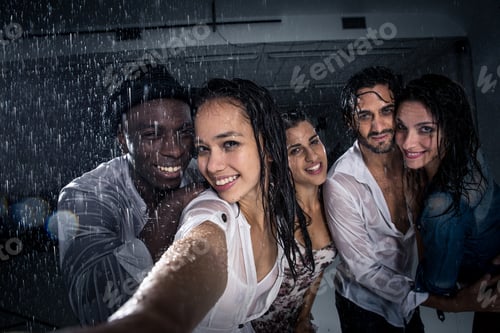 Visualização: Amigos sob a chuva