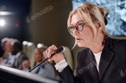 Preview: Politics performing with her report