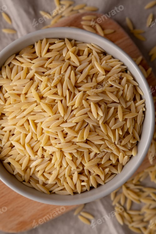 Preview: Organic Dried Orzo Pasta in a Bowl, top view.