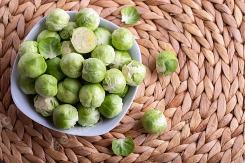 Preview: Brussel sprout, raw healthy vegetable