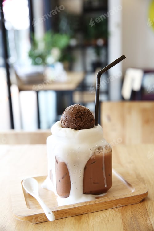 Preview: Chocolate Milk Shake With Ice Cream