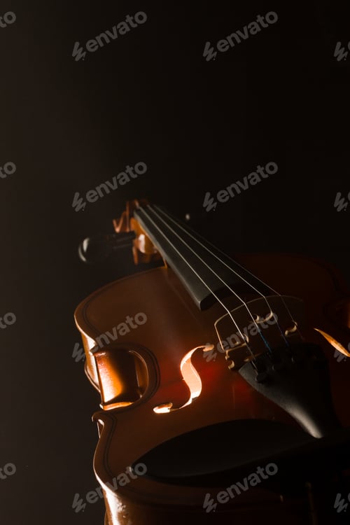 Preview: Elegant violin with smoke