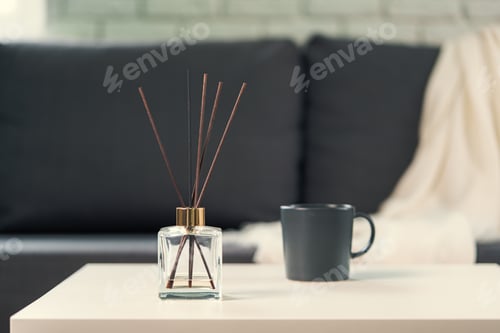 Preview: Aroma diffuser bottle with sticks in living room