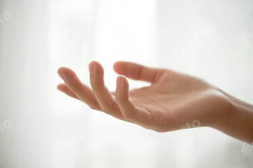 Preview: Crop hand reaching out