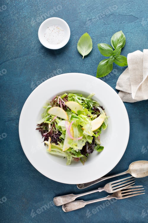 Preview: Fresh lettuce fall salad with apples and red onion