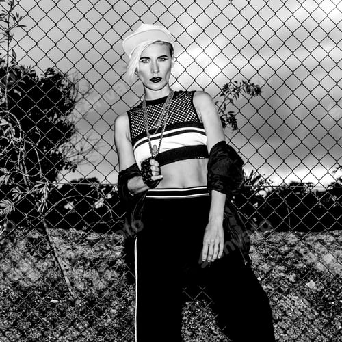 Preview: Outfit Blonde in fashionable clothes. Urban style