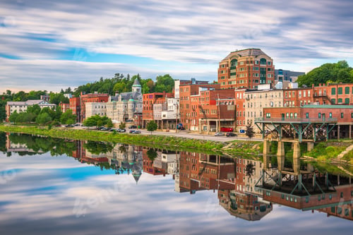 Preview: Augusta, Maine, USA downtown skyline on the Kennebec River