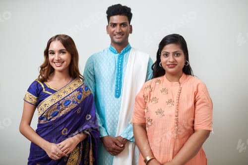 Preview: Indian Team in Traditional Clothes