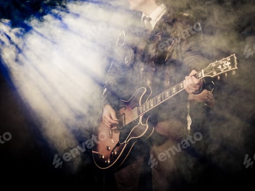 Preview: Guitar player