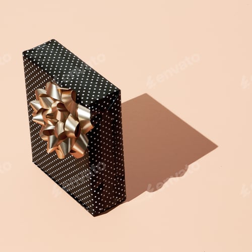 Preview: Gift box polka dot design in isometric on trendy beige background with shadows