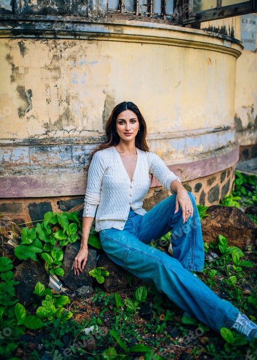 Preview: Beautiful young woman posing