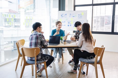 Preview: corporate business team and managers in close meeting