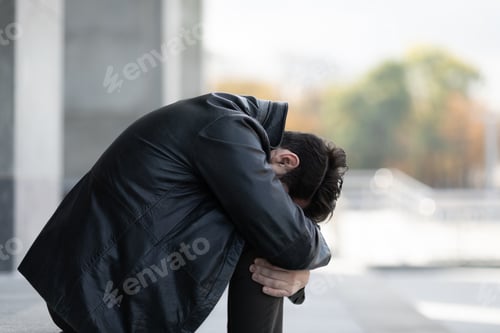 Preview: portrait of a man in the moment of panic attacks