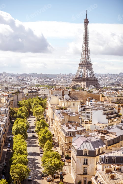 Preview: Cityscape view of Paris