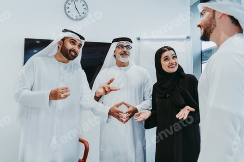 Preview: Group of middle-eastern corporate business people meeting in the office