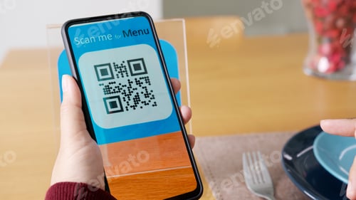 Preview: Hand's customer scan QR code for online menu service at table in restauran