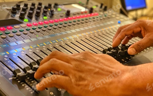 Preview: Hands on sound board in studio