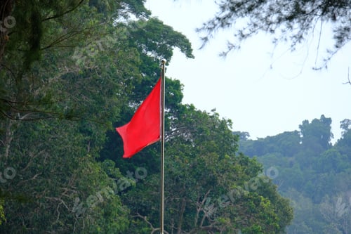 Preview: Don't go near to the beach red flag