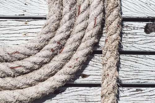 Preview: Rough texture of the old white rope
