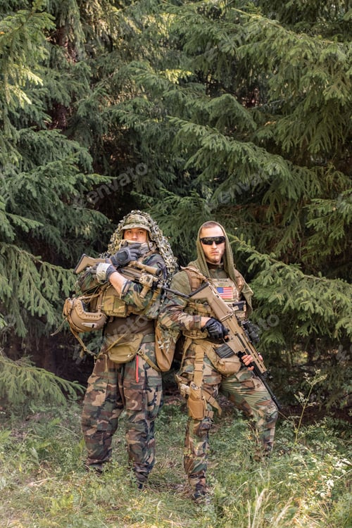 Preview: Young soldiers in camouflage