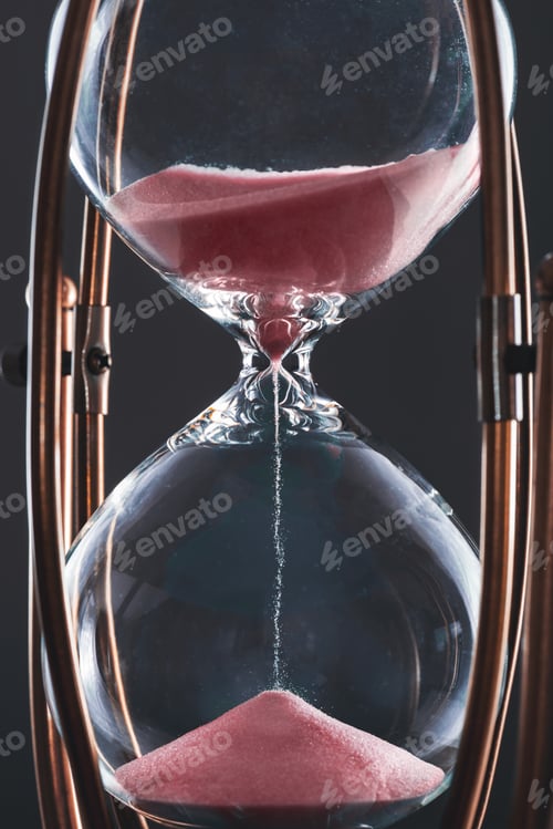 Preview: Hourglass Clock Is Ticking