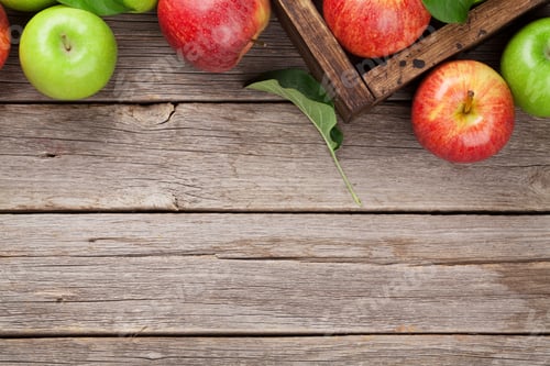 Preview: Green and red apples