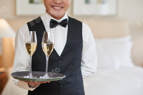 Preview: Offering drinks