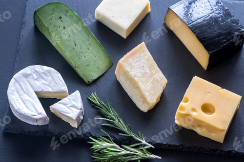 Preview: Various types of cheese