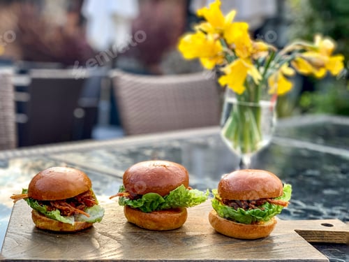 Preview: Delicious Pulled Pork Sliders with Fresh Lettuce