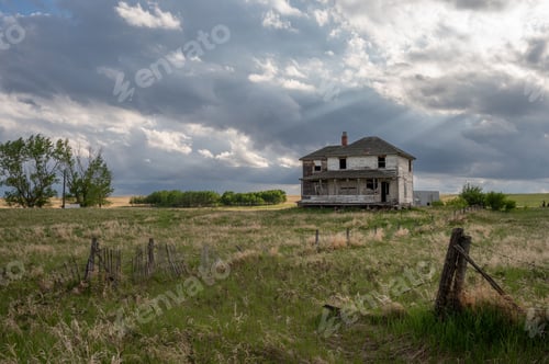 Preview: Old abandoned homestead