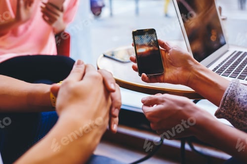 Preview: Crop unrecognizable friends using smartphone