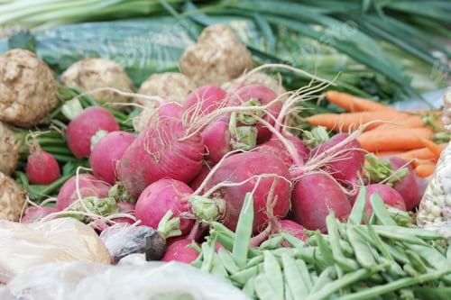 Preview: Organic vegetables at farmers market.
