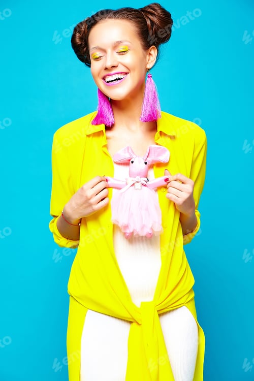 Preview: Fashion girl in casual hipster summer clothes
