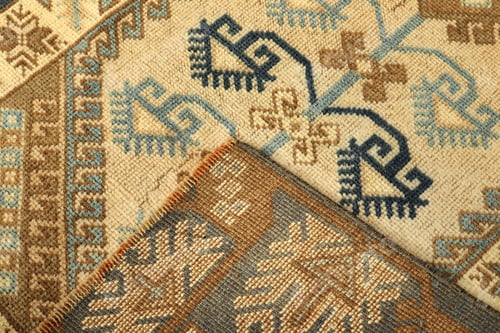 Preview: Textures and patterns in color from woven carpets